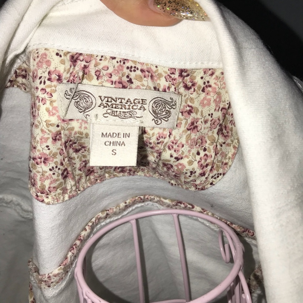 White jean jacket - Picture 2 of 3